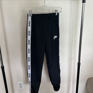 Girls Nike Joggers